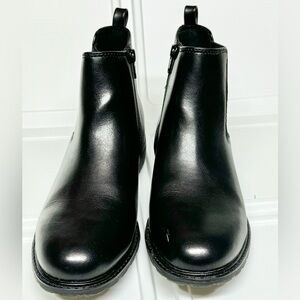 Sonoma women’s black boots new without tags size 9.